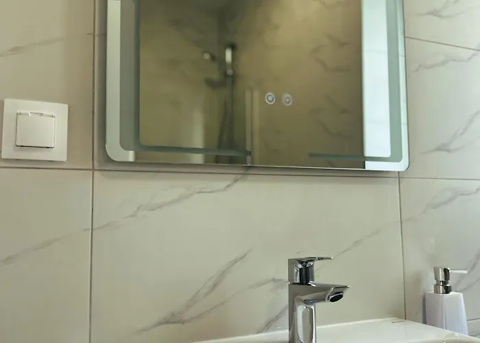 Neo Sase - Denya Forest -near Amazonia - Private Parking Timişoara